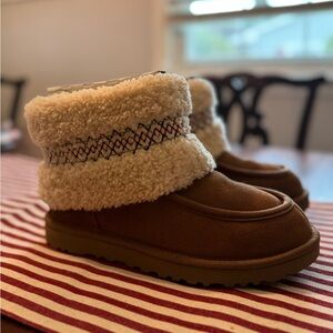 UGG Mini Braid Boot NWT Size 8